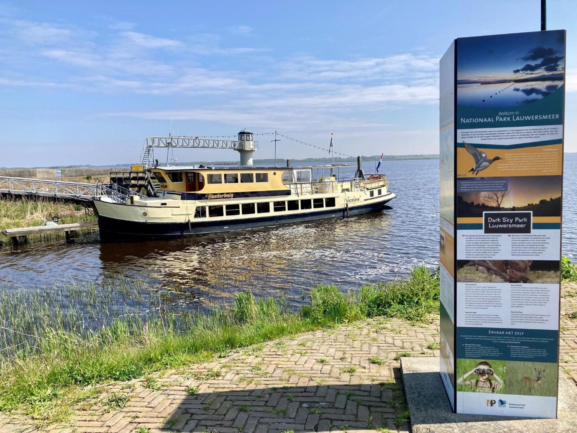 אנג'ום 4 Pers Holiday Home Hilla With Winter Garden In Front Of The Dike Directly On The Lauwersmeer מראה חיצוני תמונה